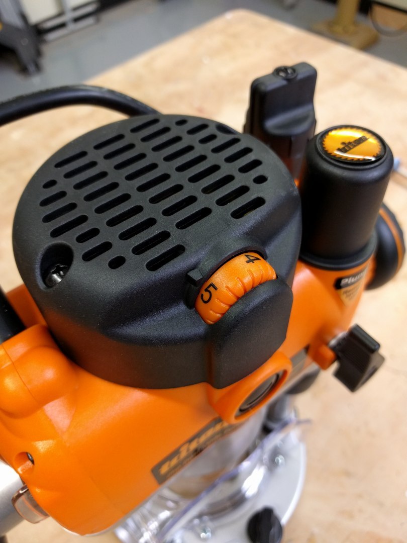 Triton MOF001 1400W Plunge Router - Tools and Consumables ...