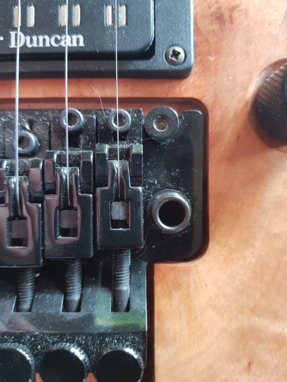 Official Floyd Rose Routing Guides Contradict Themselves - Which is ...